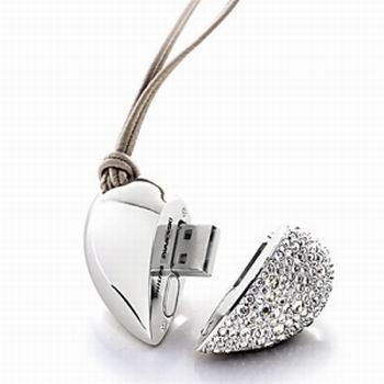 USB srdce - šperk